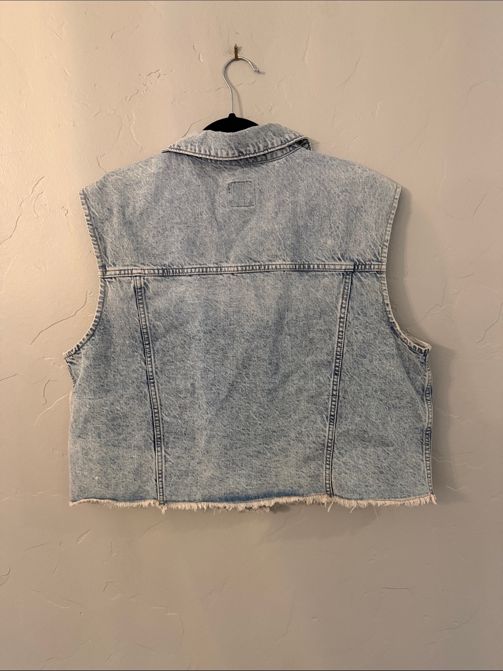 Wild Fable Women’s Oversize Denim Vest- SIZE XL - Picture 3 of 3